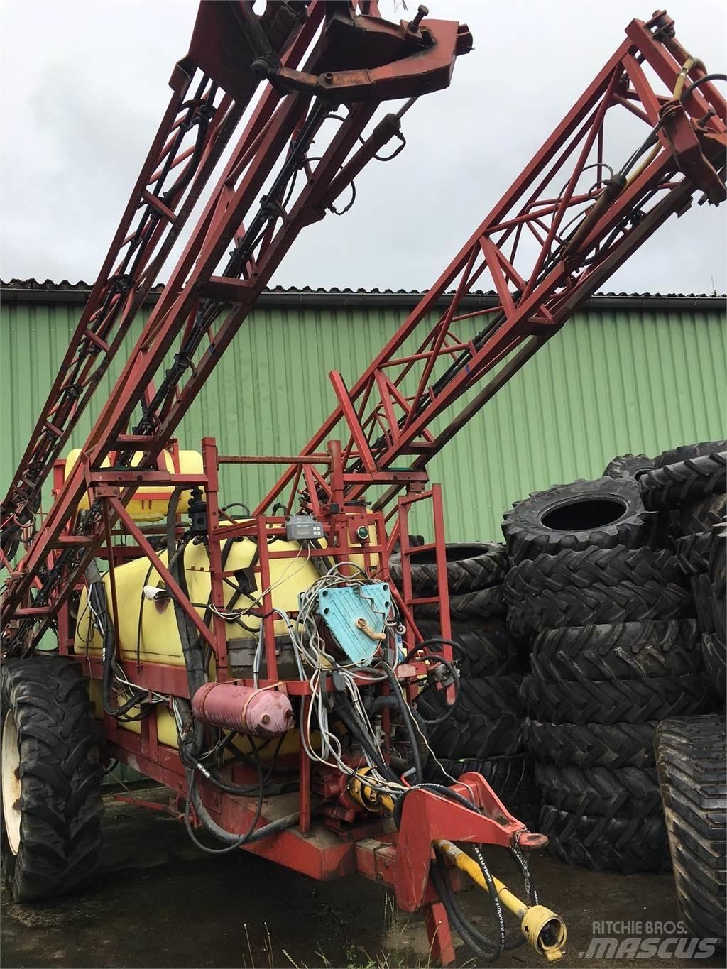 Hardi 3500 견인형 분무기