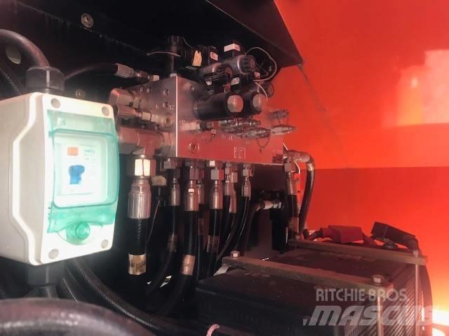 JLG 1500 SJ 견인식 전동이동 리프트