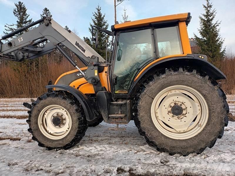 Valtra N 141 Hitech 트랙터