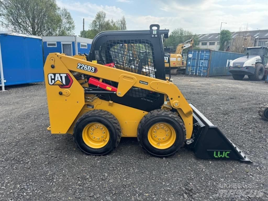CAT 226D3  스키드로더