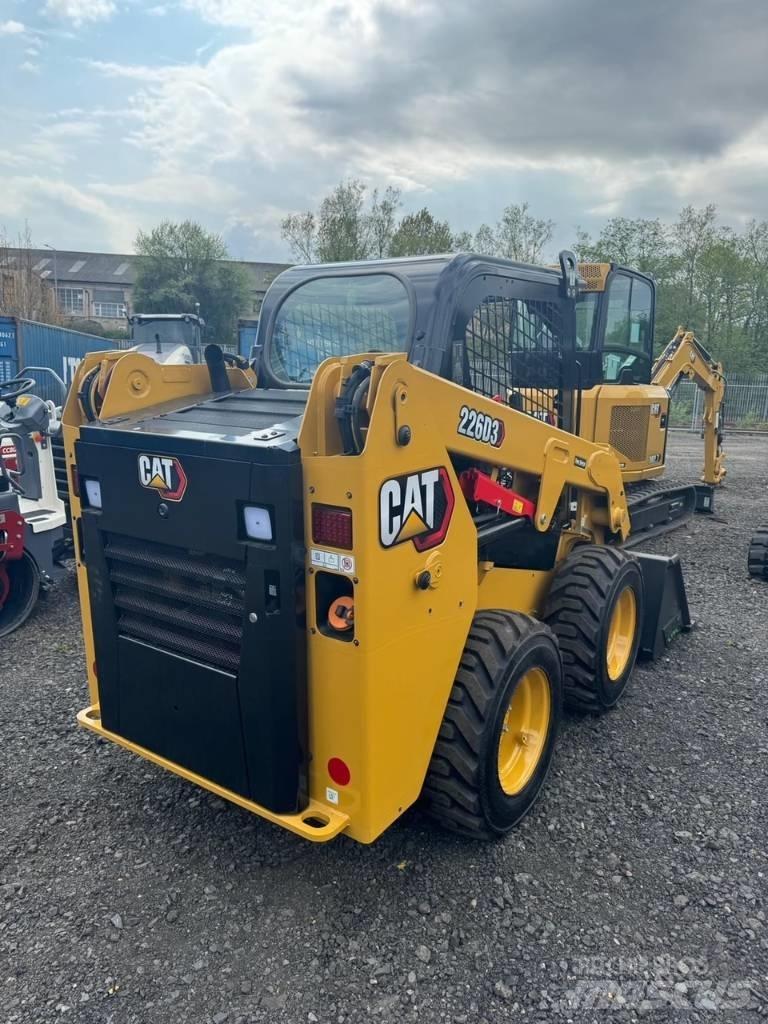 CAT 226D3  스키드로더