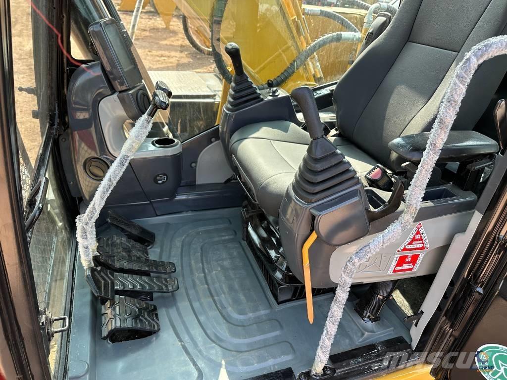 CAT 320 D 대형 굴삭기 29톤 이상
