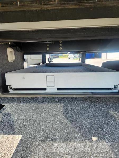 Tiffin Pheaton 40QDH 모터홈 및 카라반