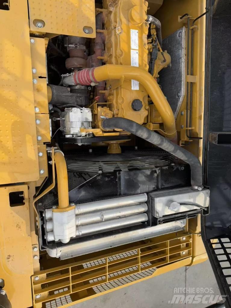 CAT 330d2 대형 굴삭기 29톤 이상