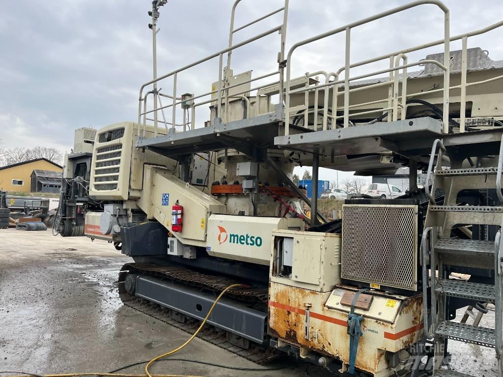 Metso LT300GP 이동식 분쇄기