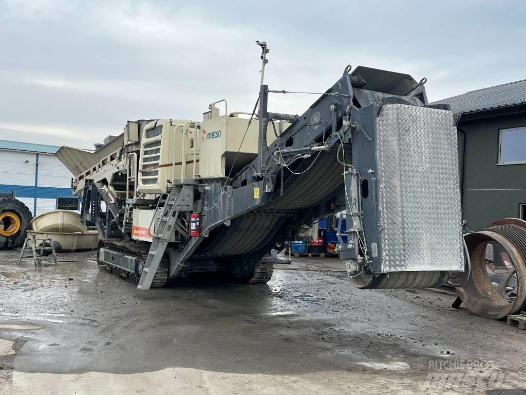 Metso LT300GP 이동식 분쇄기