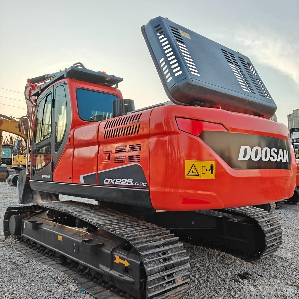 Doosan DX225LC-9C 대형 굴삭기 29톤 이상