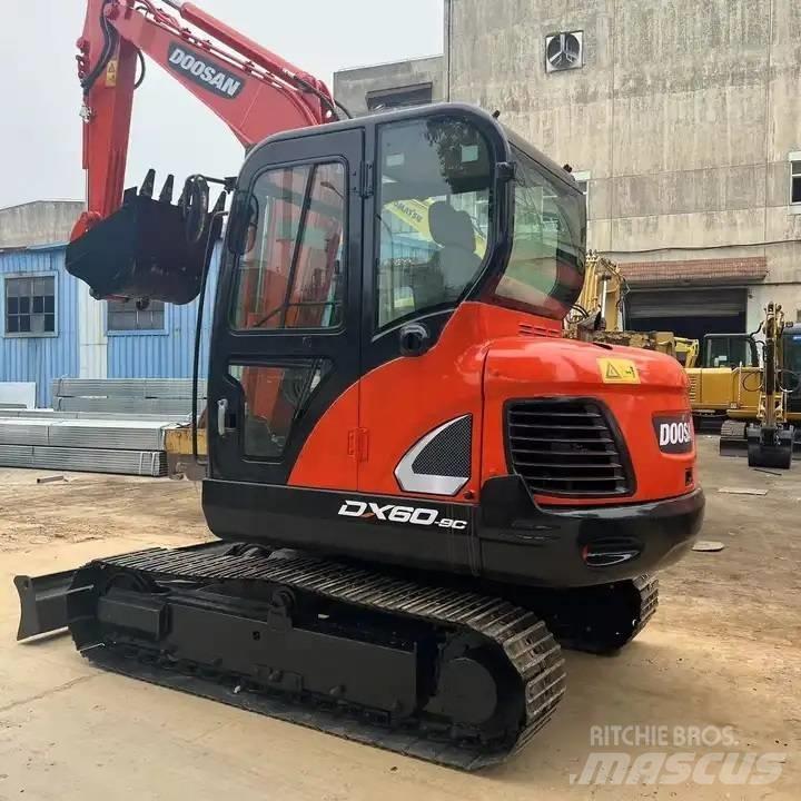 Doosan DX60 대형 굴삭기 29톤 이상