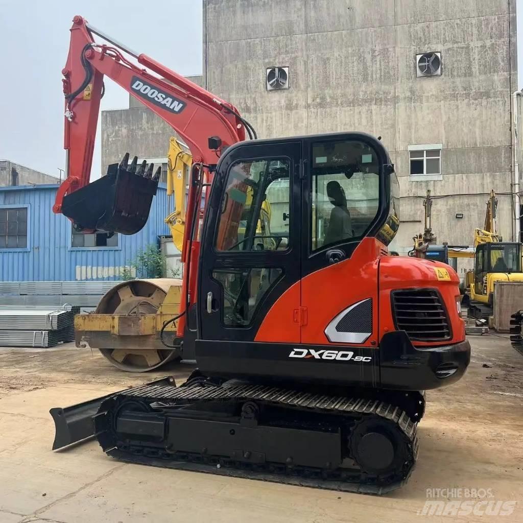Doosan DX60 대형 굴삭기 29톤 이상