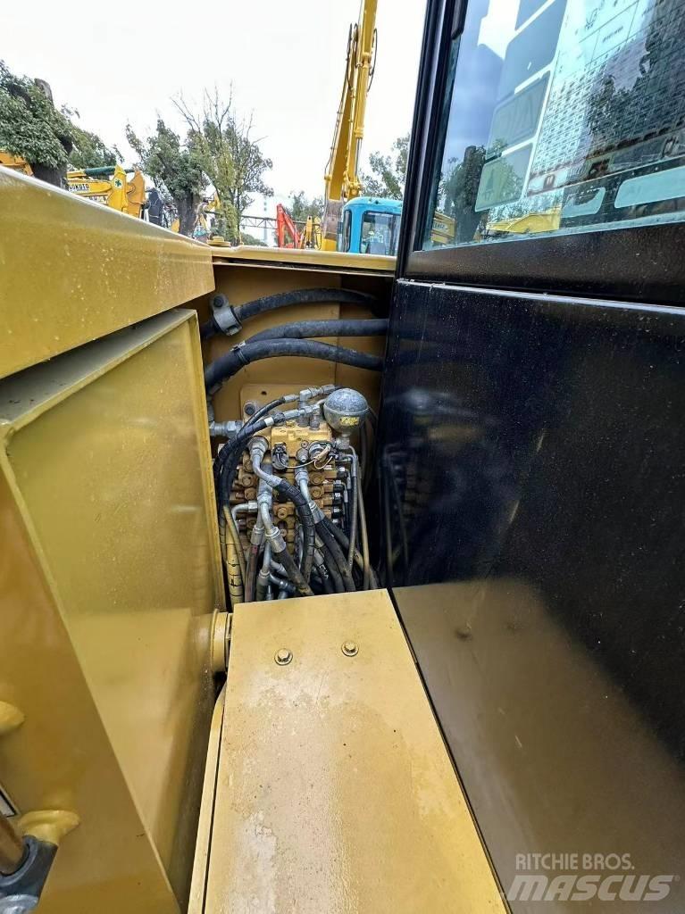 CAT 305.5E2 대형 굴삭기 29톤 이상