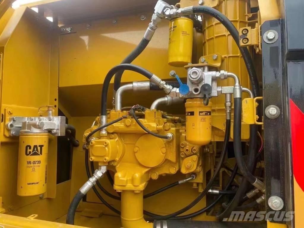 CAT 320d 대형 굴삭기 29톤 이상