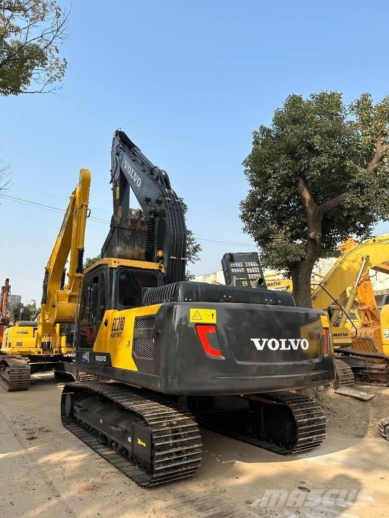 Volvo EC 210 중형굴삭기 7톤-28톤