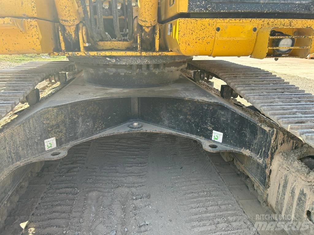 Komatsu PC 210 NLC-8 대형 굴삭기 29톤 이상