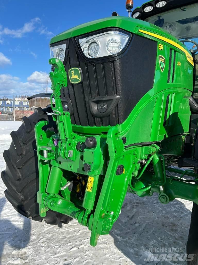 John Deere 6R 250 트랙터