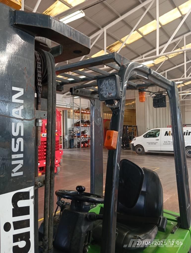 Nissan 1N1L180Q 디젤 지게차
