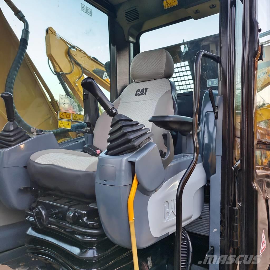 CAT 320 D2 대형 굴삭기 29톤 이상