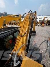 CAT 320 D 대형 굴삭기 29톤 이상