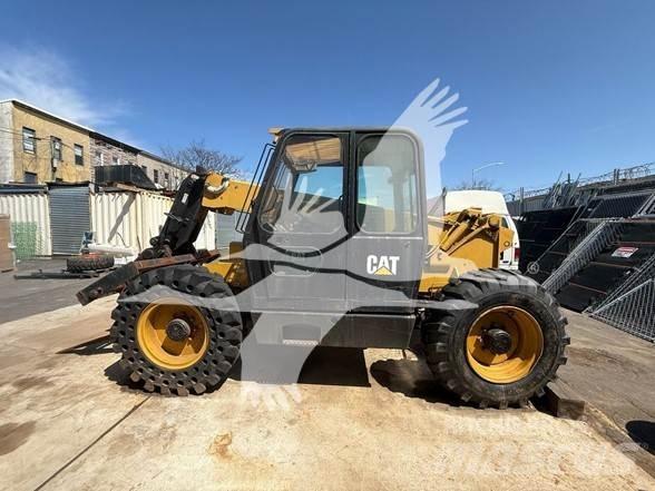 CAT TH82 텔러 핸들러