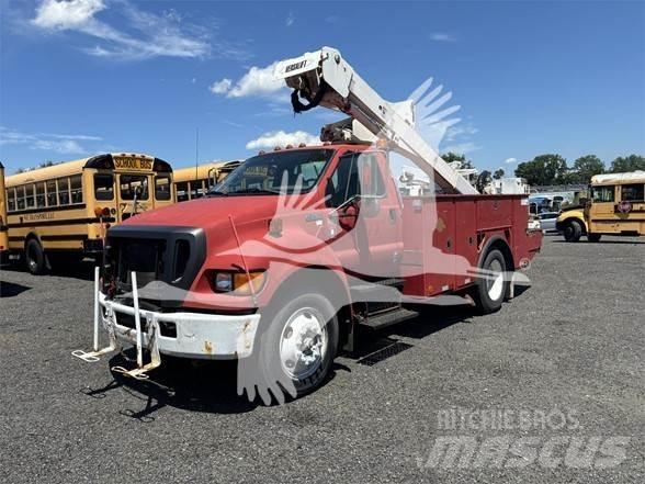 Ford F750 트럭 탑재 고소작업대