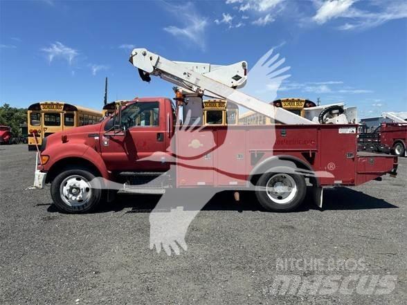 Ford F750 트럭 탑재 고소작업대