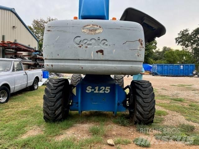 Genie S 125 견인식 전동이동 리프트
