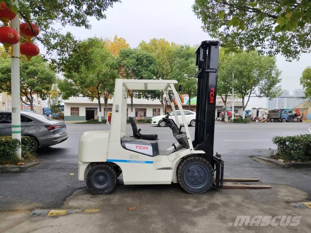 TCM 3t 디젤 지게차