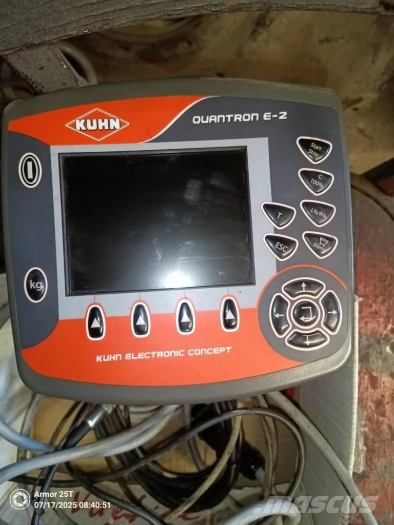 Kuhn AXIS 20.1W 미네랄 살포기