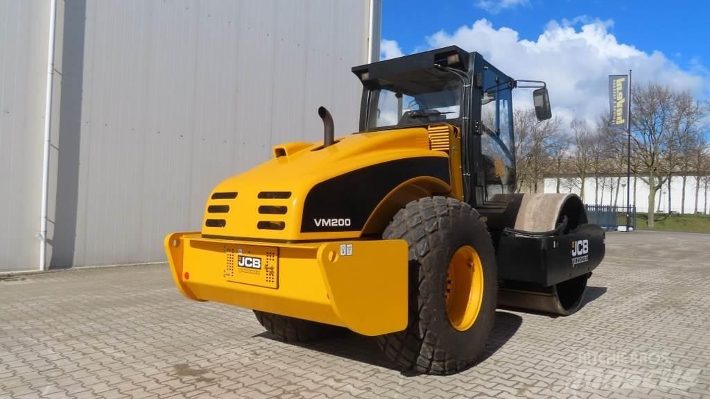 JCB VM200D 싱글 드럼 롤러