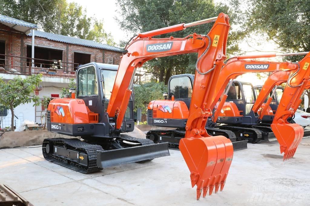 Doosan DH 60-7 소형 굴삭기 7톤 미만