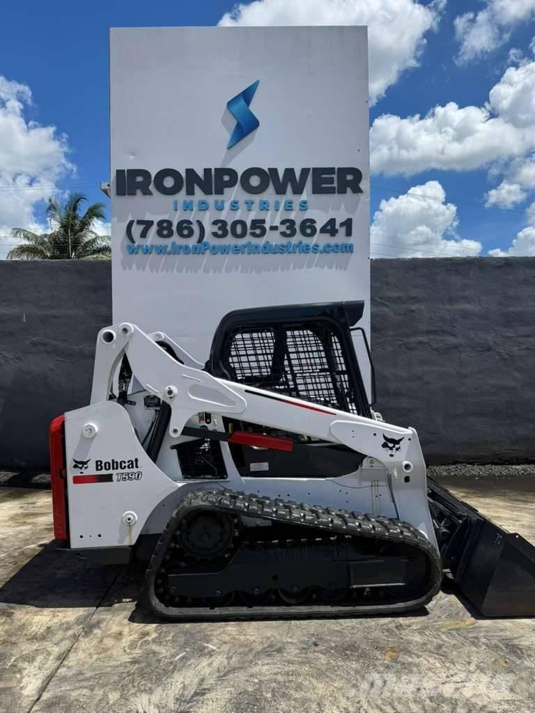 Bobcat T 590  스키드로더