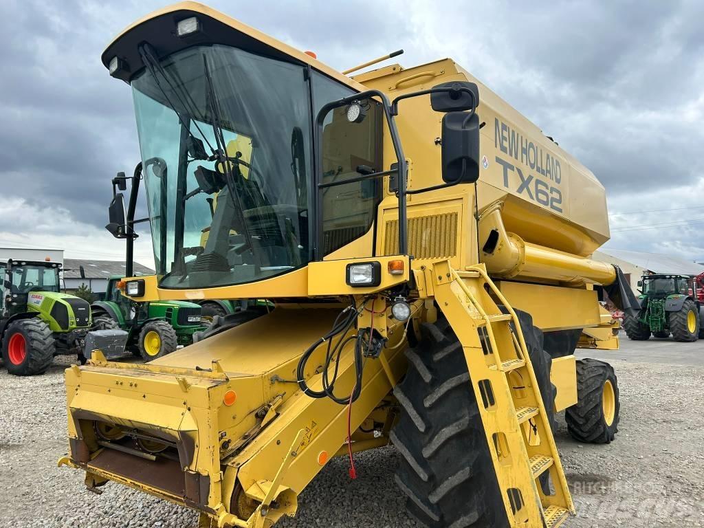 New Holland TX 62 콤바인 수확기