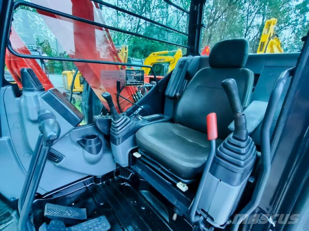 Hitachi ZX 70 소형 굴삭기 7톤 미만