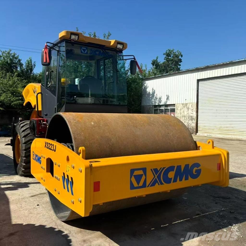 XCMG XS223J 싱글 드럼 롤러