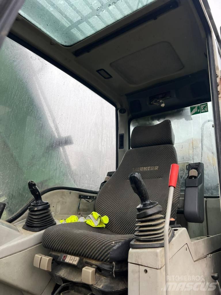 Liebherr 934 대형 굴삭기 29톤 이상
