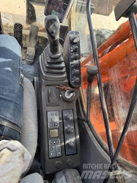 Hitachi ZX 160 W  휠 굴삭기