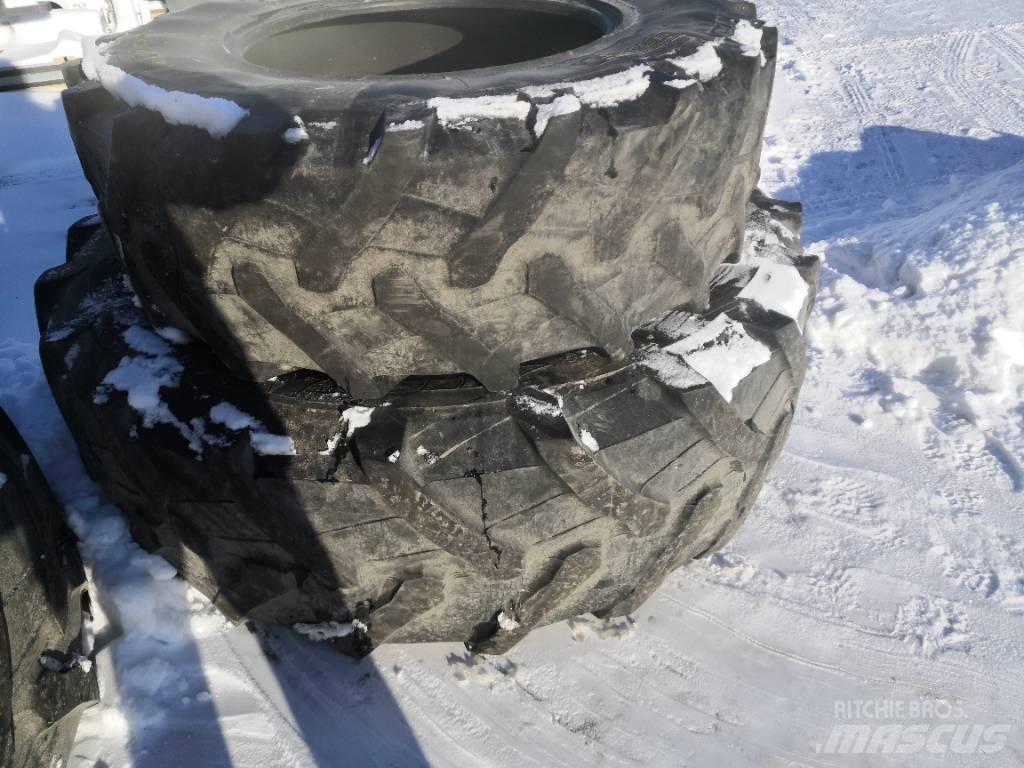 Pirelli 420/85R28 타이어, 휠 및 림