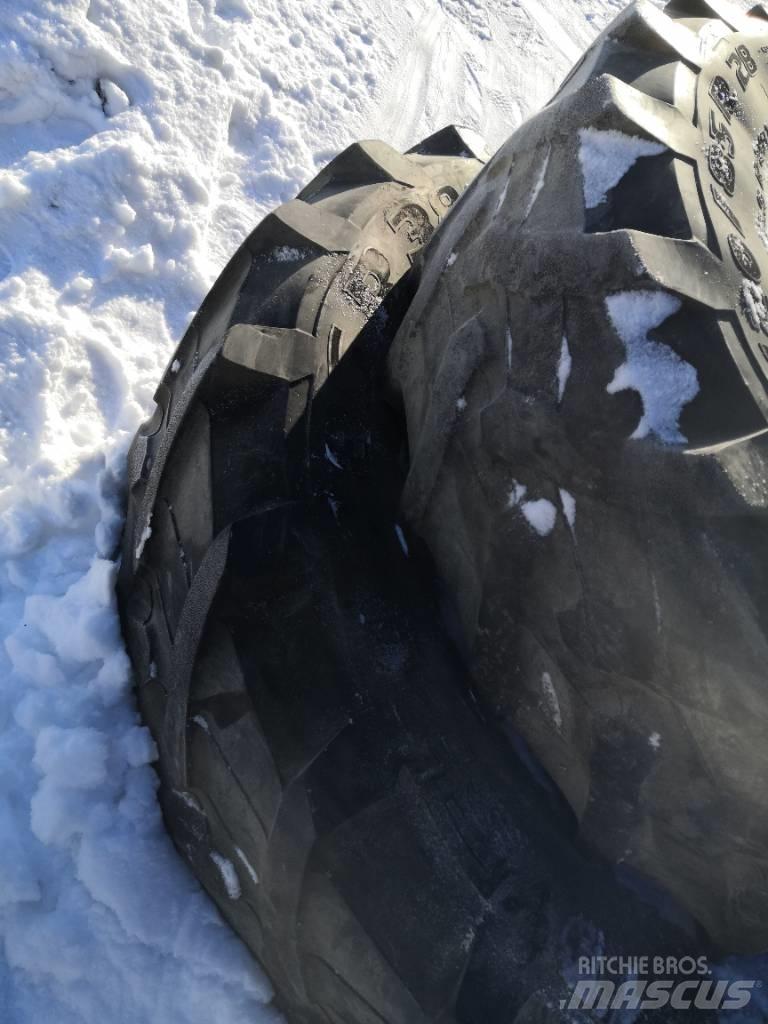 Pirelli 420/85R28 타이어, 휠 및 림