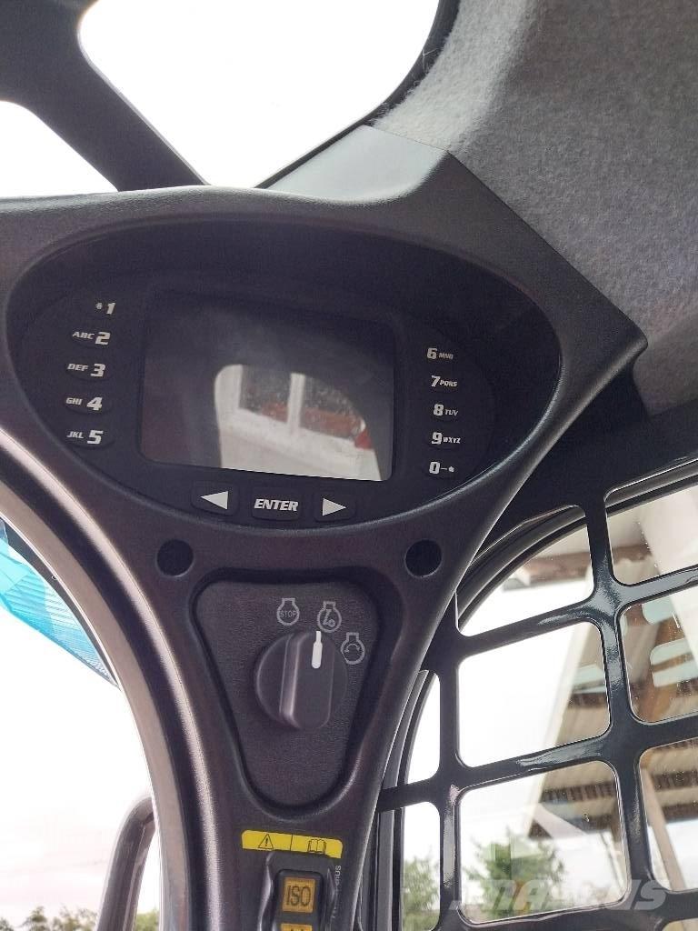 Bobcat T 450 궤도식 로우더
