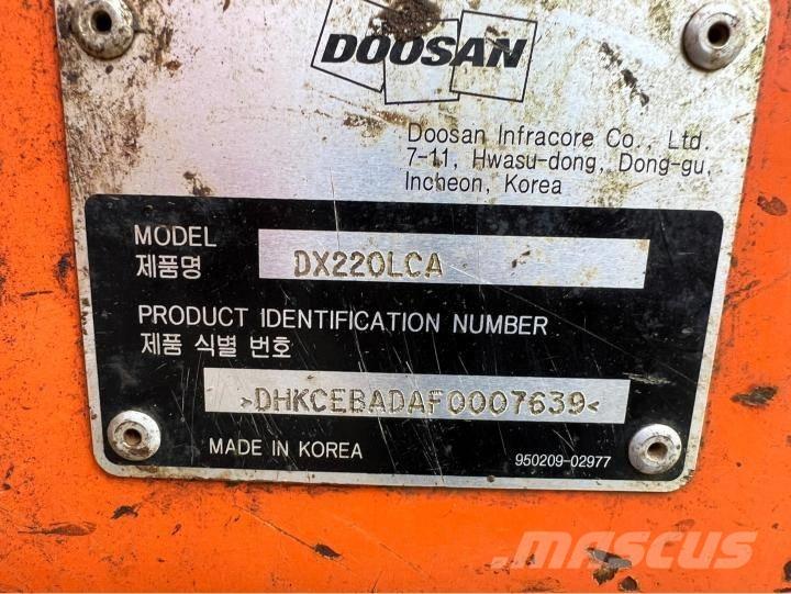 Doosan DX220LCA 중형굴삭기 7톤-28톤