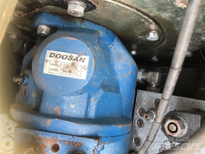 Doosan DX60 대형 굴삭기 29톤 이상