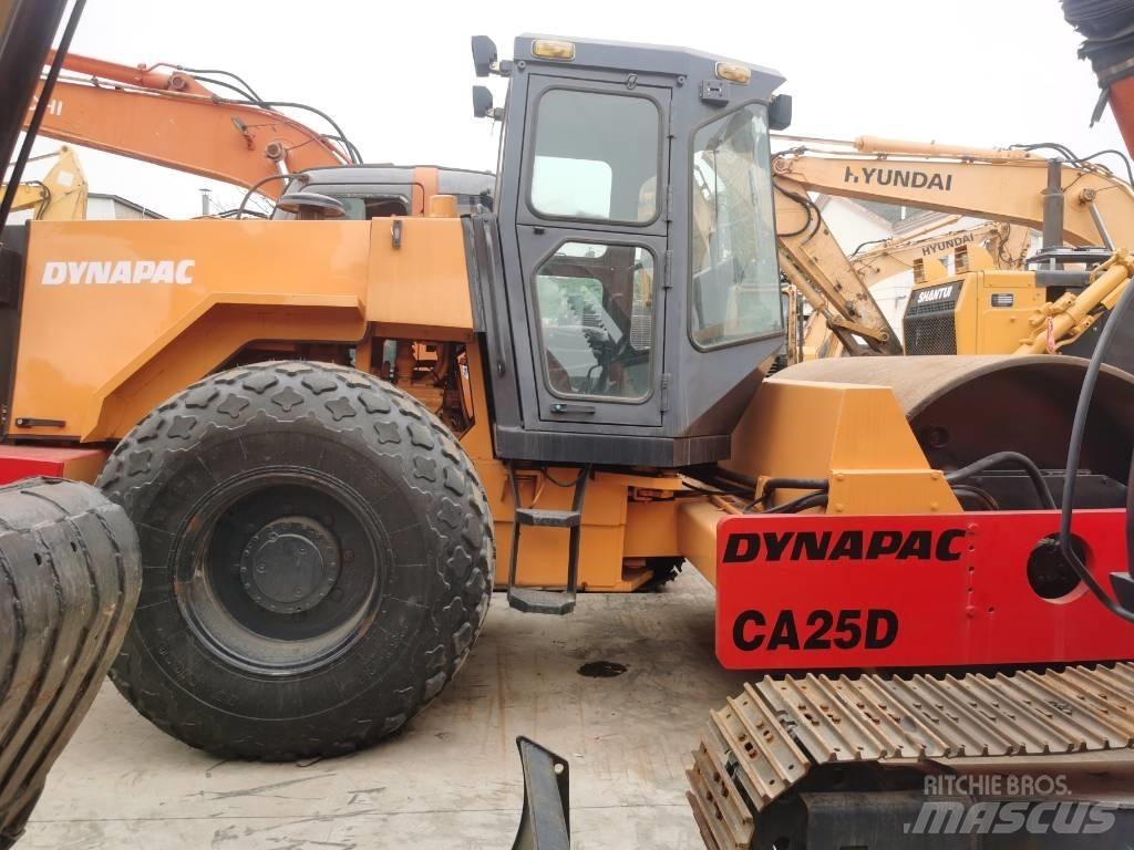 Dynapac CA 25 D 싱글 드럼 롤러