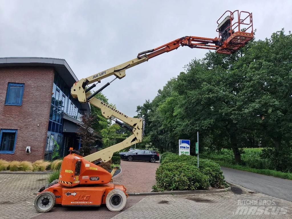 JLG E400AJPN 관절형 전동이동 리프트