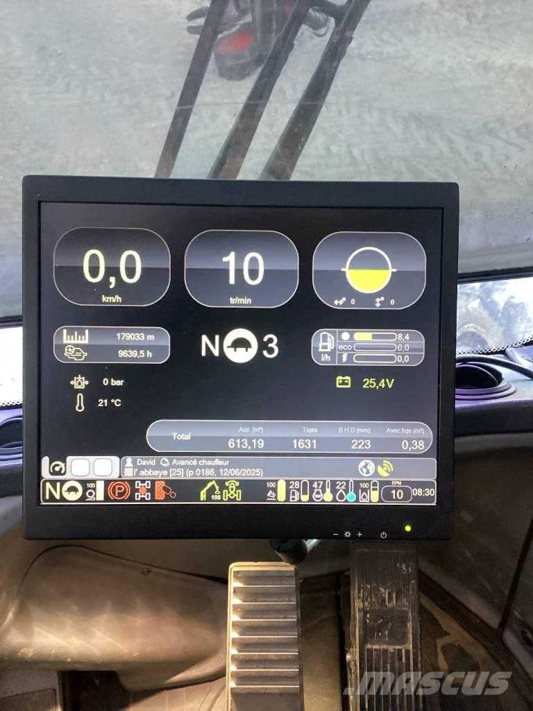 Komatsu 901 XC 원목 하베스터