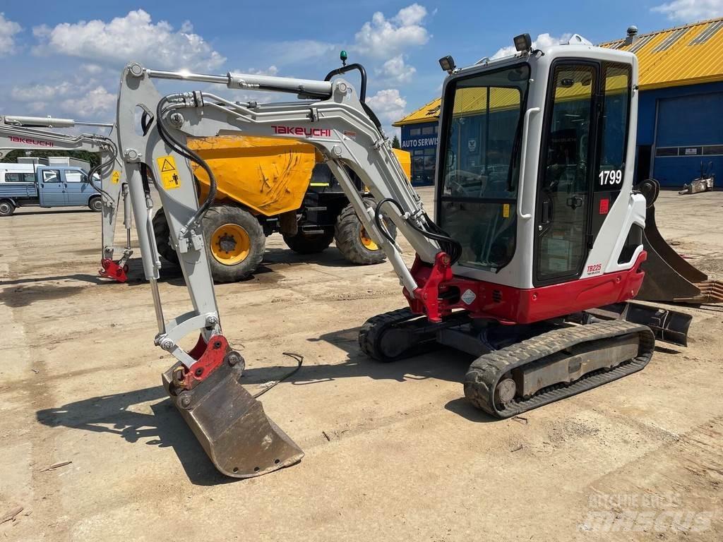 Takeuchi TB225 소형 굴삭기 7톤 미만