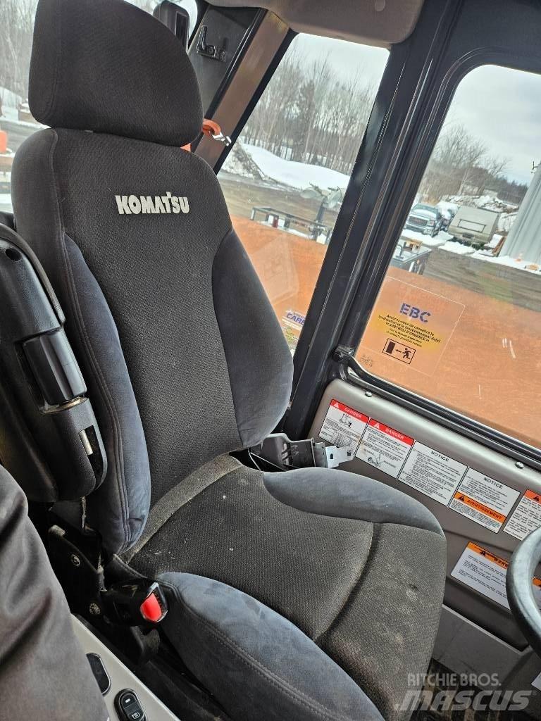 Komatsu HD465-8 건설현장 덤프트럭