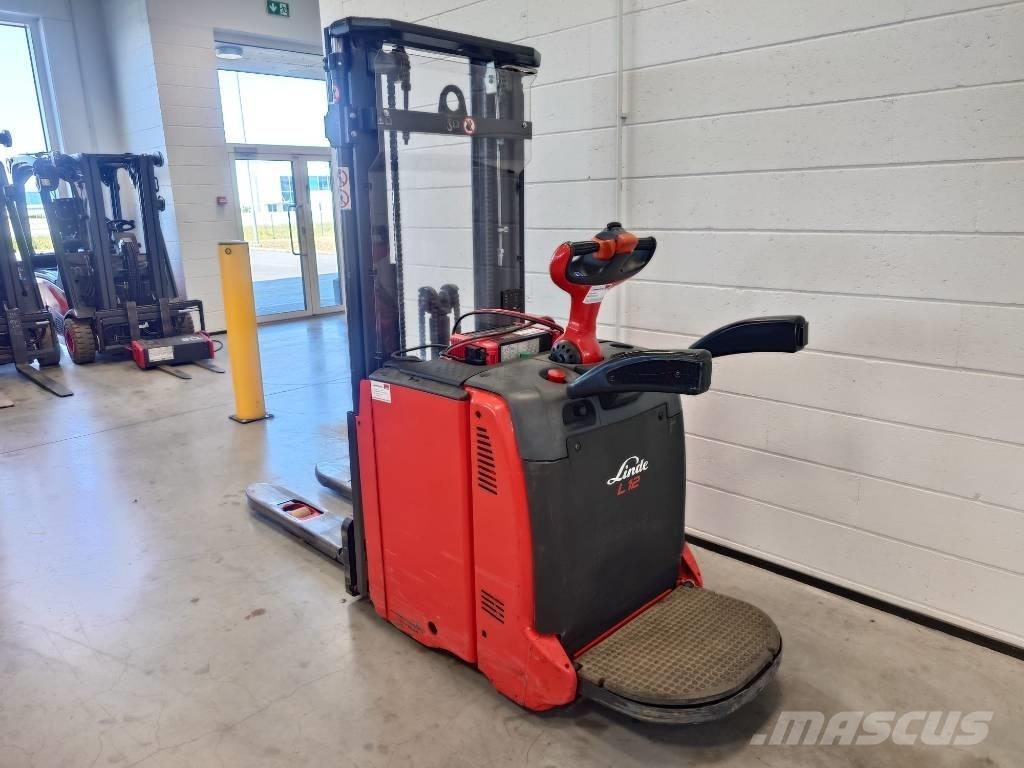 Linde L12AP/133 보행식 리치 지게차