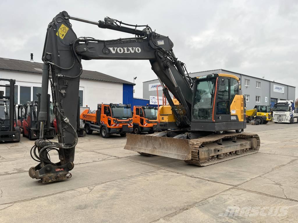 Volvo ECR235EL 대형 굴삭기 29톤 이상