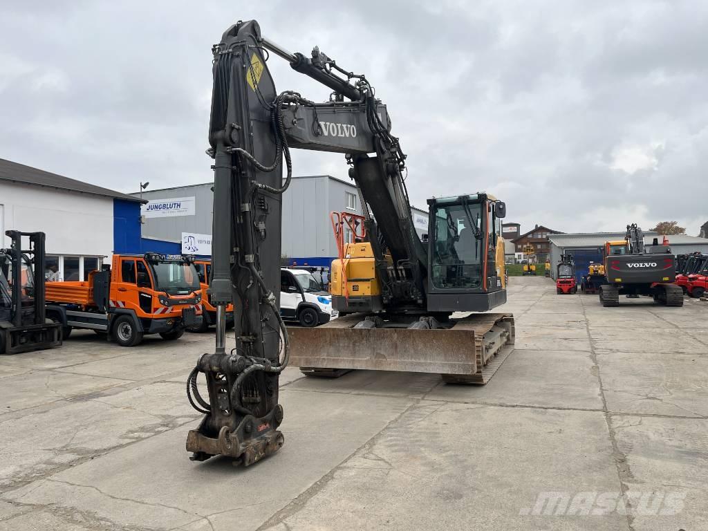 Volvo ECR235EL 대형 굴삭기 29톤 이상