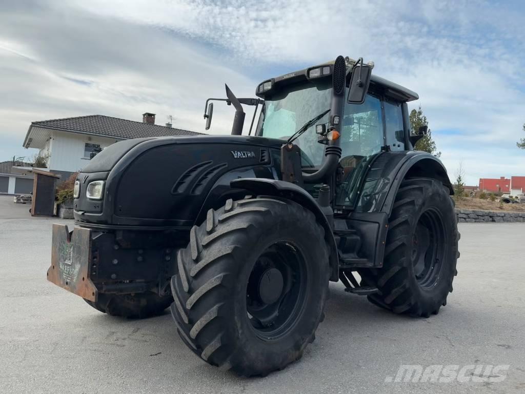Valtra T 162 트랙터
