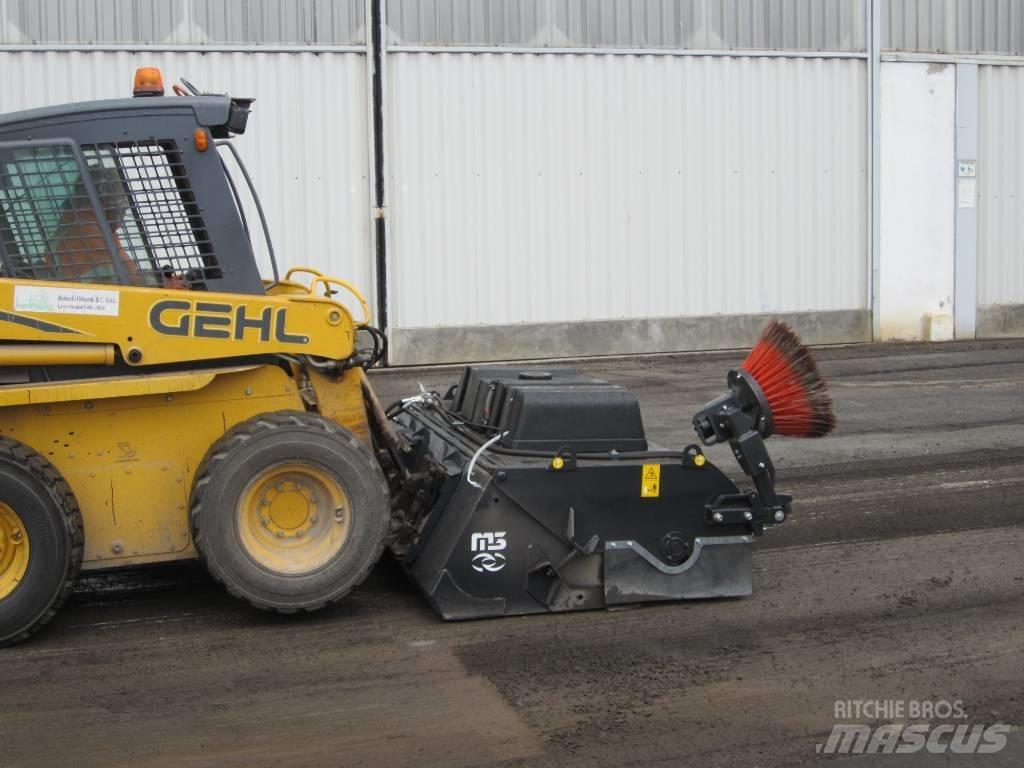M3 Sweeper Bucket HD 토양관리 장비 - 기타